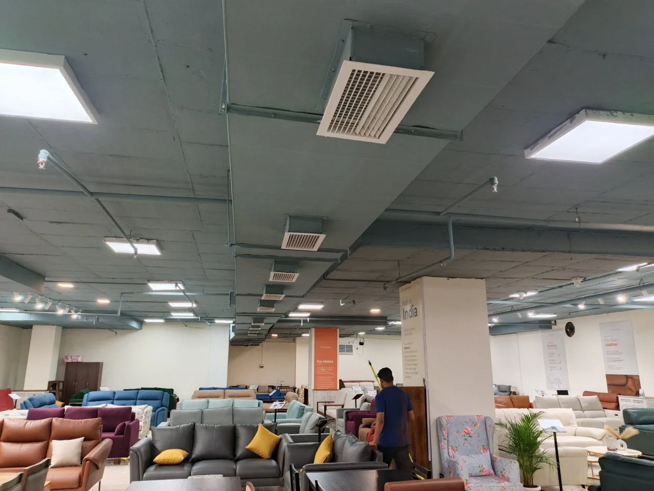 Commercial Showroom Flush False-Ceiling Grille Network